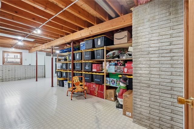 3427 Riverbend Drive NE, Cedar Rapids, IA 52411