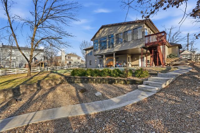 3427 Riverbend Drive NE, Cedar Rapids, IA 52411