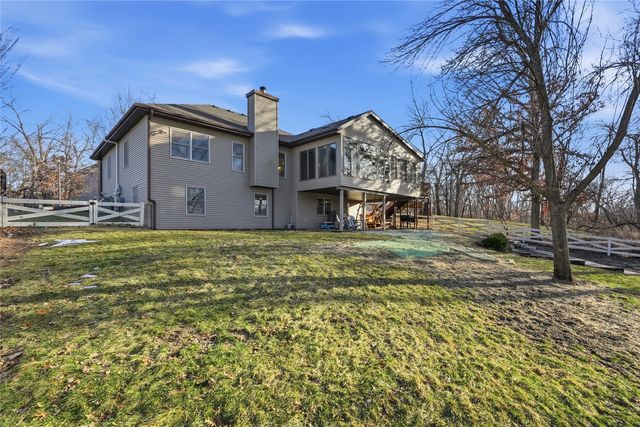 3427 Riverbend Drive NE, Cedar Rapids, IA 52411