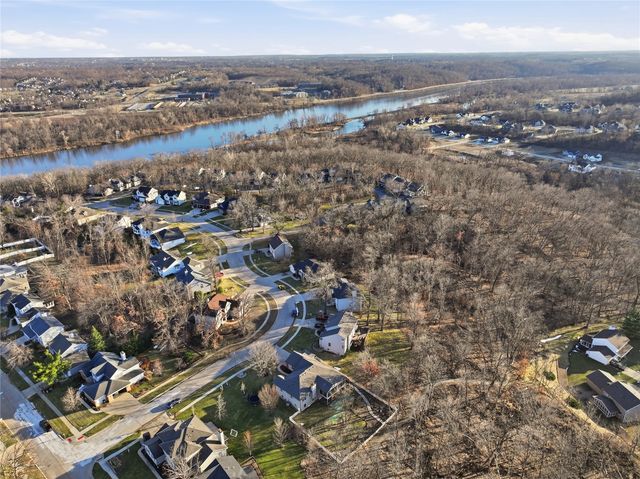 3427 Riverbend Drive NE, Cedar Rapids, IA 52411