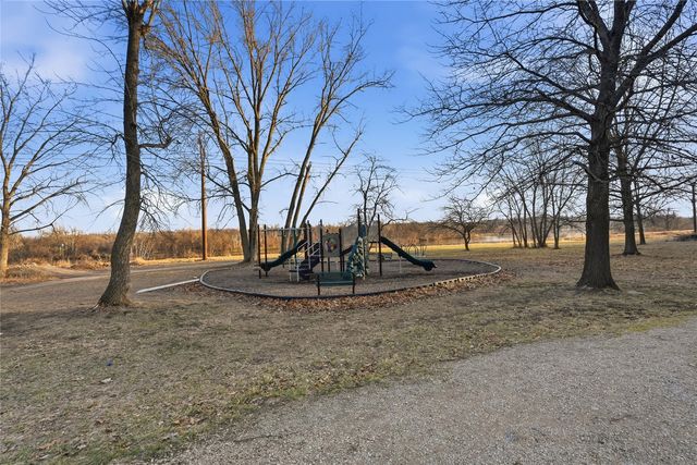 3427 Riverbend Drive NE, Cedar Rapids, IA 52411