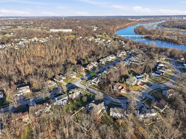 3427 Riverbend Drive NE, Cedar Rapids, IA 52411