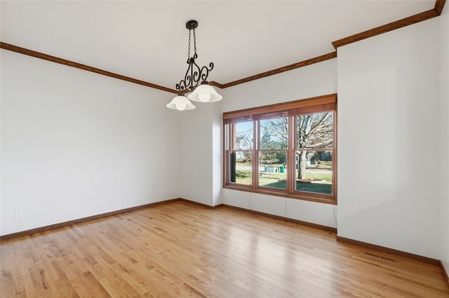 3427 Riverbend Drive NE, Cedar Rapids, IA 52411