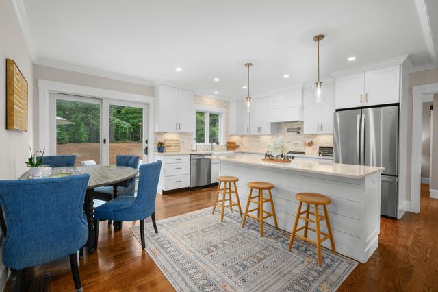 20 Wedgewood Drive, Centerville, MA 02632