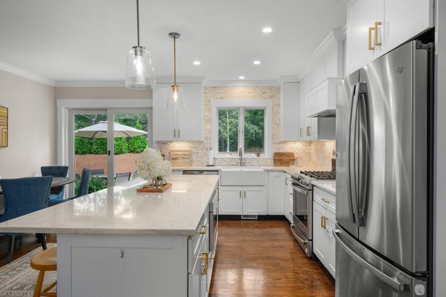 20 Wedgewood Drive, Centerville, MA 02632
