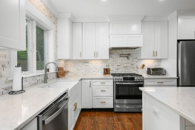 20 Wedgewood Drive, Centerville, MA 02632