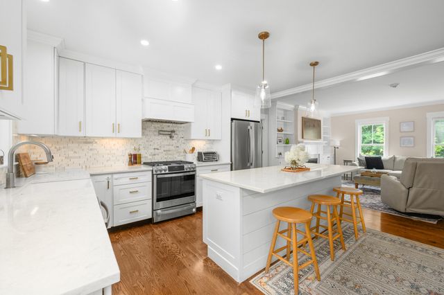 20 Wedgewood Drive, Centerville, MA 02632