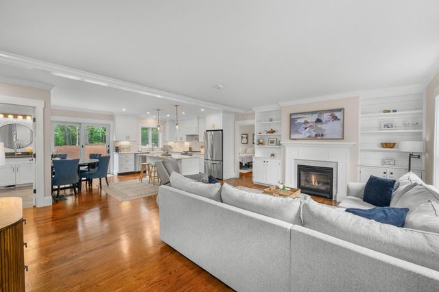 20 Wedgewood Drive, Centerville, MA 02632