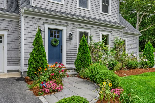 20 Wedgewood Drive, Centerville, MA 02632