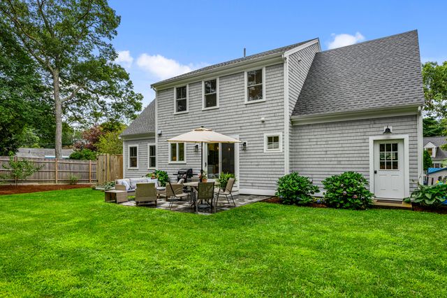 20 Wedgewood Drive, Centerville, MA 02632