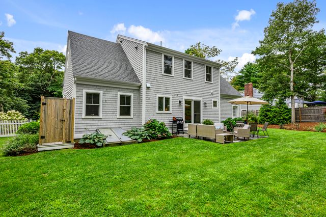 20 Wedgewood Drive, Centerville, MA 02632