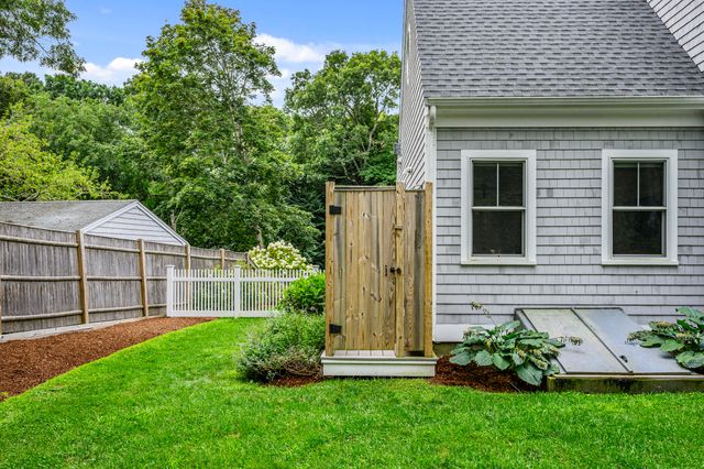 20 Wedgewood Drive, Centerville, MA 02632