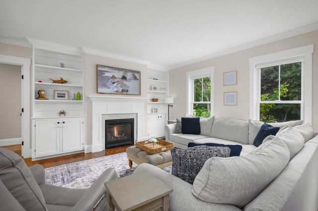 20 Wedgewood Drive, Centerville, MA 02632