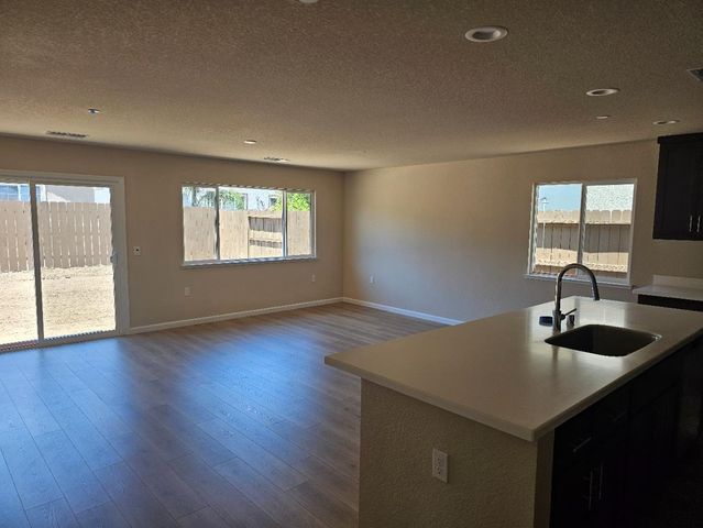 635 Spirou St, Stockton, CA 95204