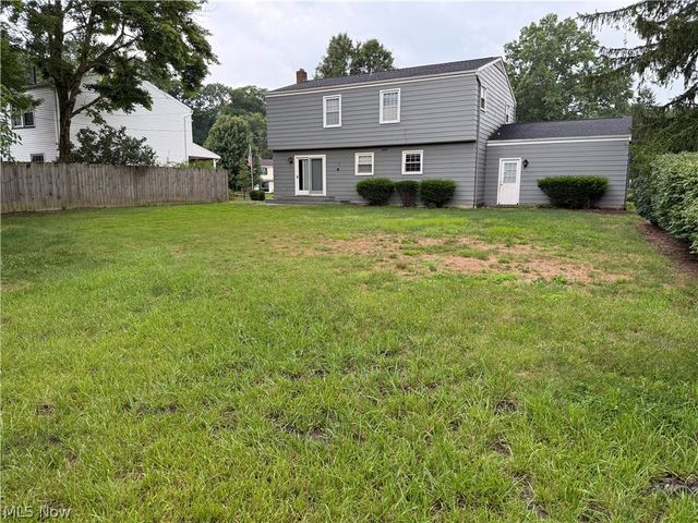 909 Thistle Place SE, Warren, OH 44484