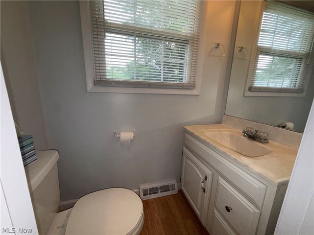 909 Thistle Place SE, Warren, OH 44484