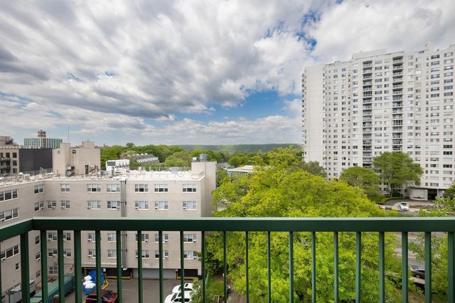 3220 Fairfield Ave Apt 9A, New York City, NY 10463