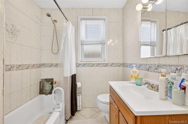 121-29 8th Avenue, College Point, NY 11356