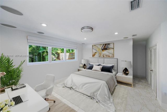 530 Sabal Palm Rd, Miami, FL 33137