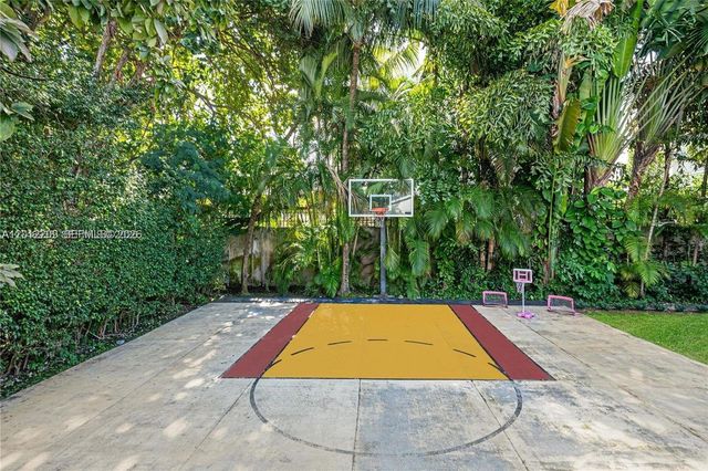 530 Sabal Palm Rd, Miami, FL 33137