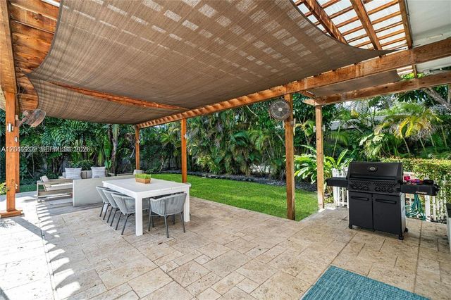 530 Sabal Palm Rd, Miami, FL 33137