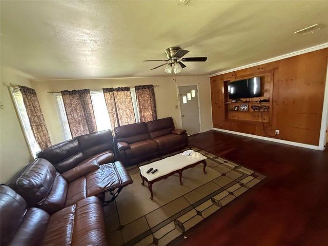 1800 Carlisle Street, Rosenberg, TX 77471