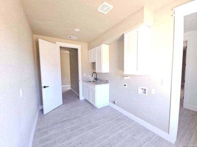 982 Horseshoe Falls, Bandera, TX 78003