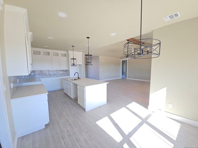 982 Horseshoe Falls, Bandera, TX 78003