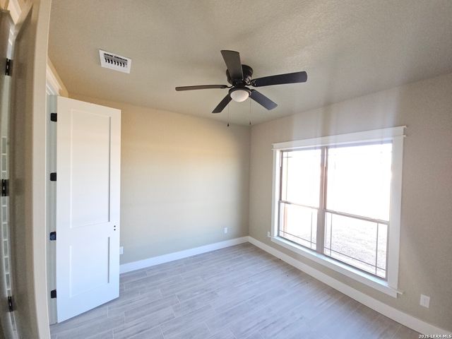 982 Horseshoe Falls, Bandera, TX 78003