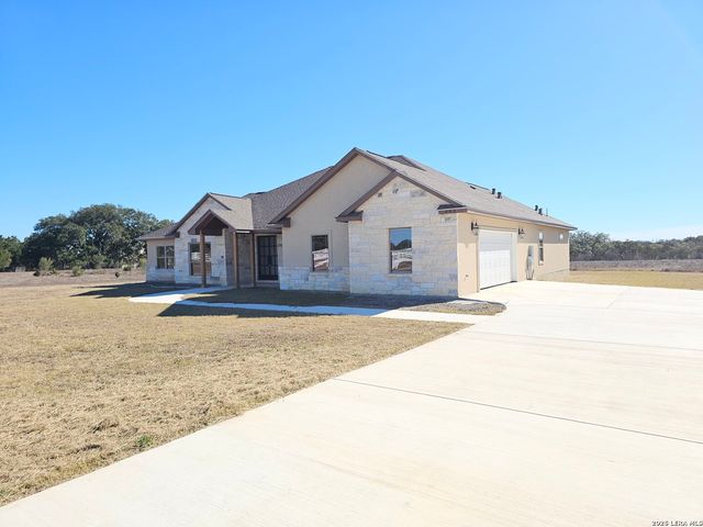 982 Horseshoe Falls, Bandera, TX 78003