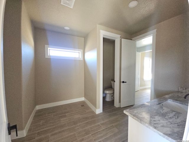 982 Horseshoe Falls, Bandera, TX 78003