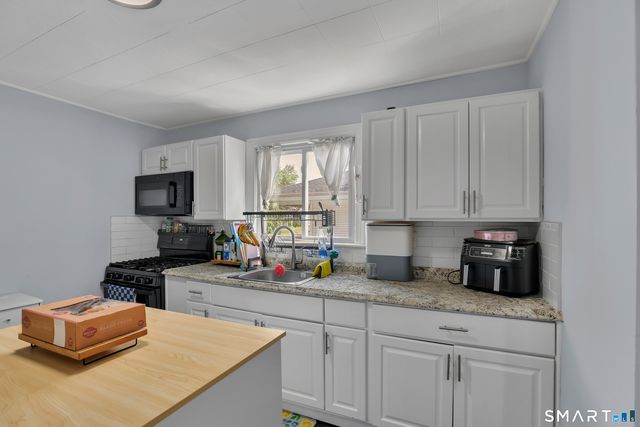110 Hawthorne Street, Manchester, CT 06042