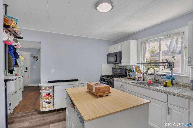 110 Hawthorne Street, Manchester, CT 06042