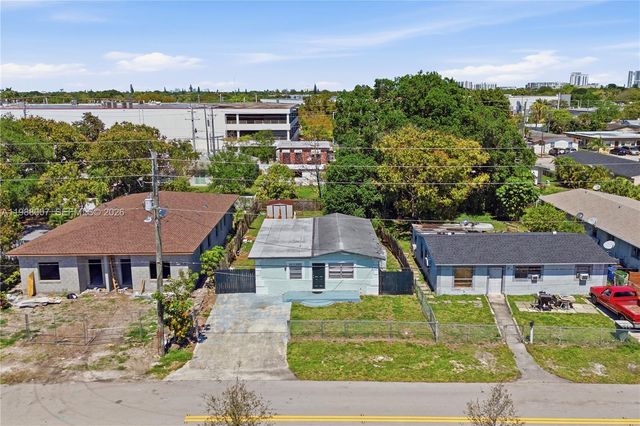 1017 NW 8th St, Hallandale Beach, FL 33009