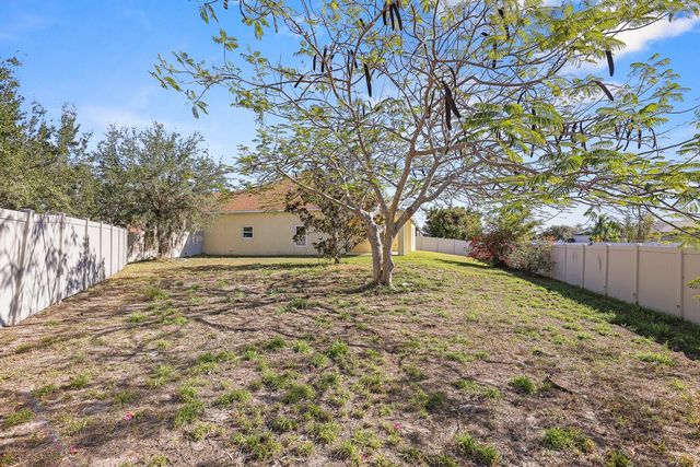 624 MARION HILL LANE, Ruskin, FL 33570