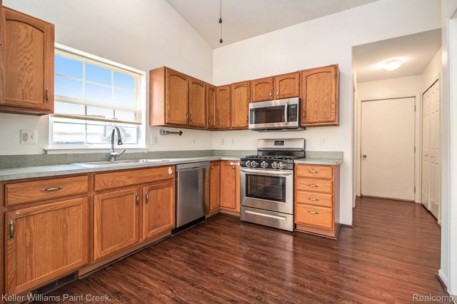 170 Cherry Hill Pointe Drive, Canton Charter Township, MI 48187