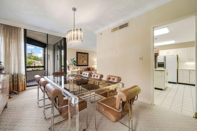 5555 Del Monte Drive 207, Houston, TX 77056