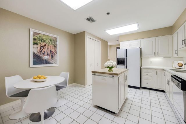 5555 Del Monte Drive 207, Houston, TX 77056