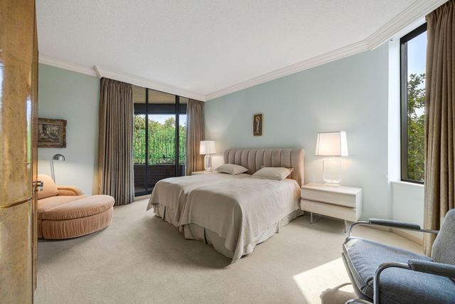 5555 Del Monte Drive 207, Houston, TX 77056