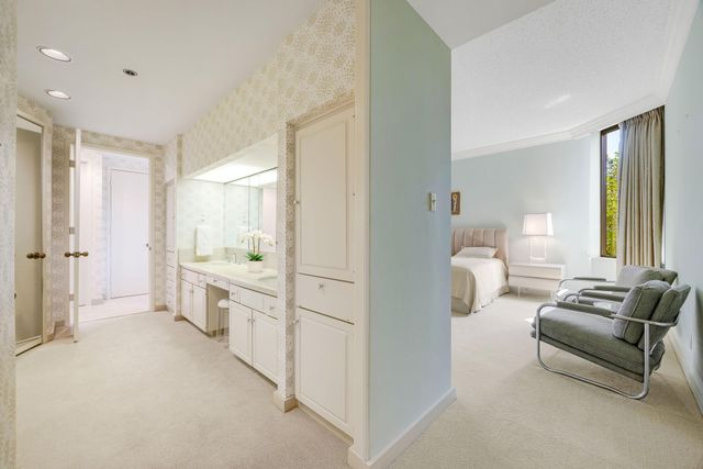 5555 Del Monte Drive 207, Houston, TX 77056