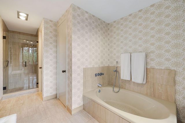 5555 Del Monte Drive 207, Houston, TX 77056