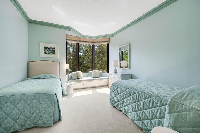 5555 Del Monte Drive 207, Houston, TX 77056