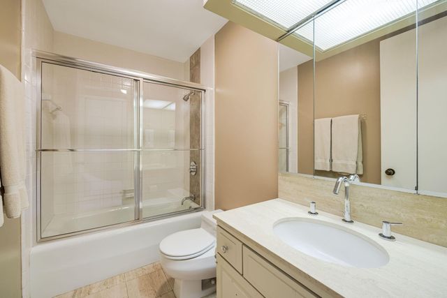 5555 Del Monte Drive 207, Houston, TX 77056