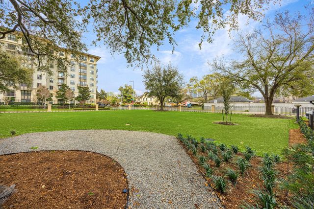 5555 Del Monte Drive 207, Houston, TX 77056