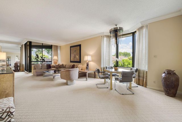 5555 Del Monte Drive 207, Houston, TX 77056