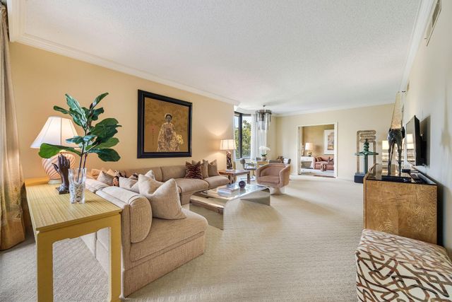 5555 Del Monte Drive 207, Houston, TX 77056