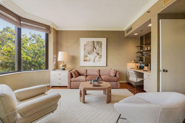 5555 Del Monte Drive 207, Houston, TX 77056