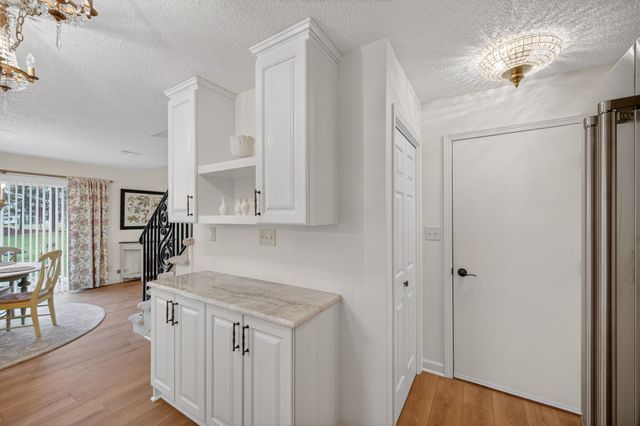 811 Burr Oaks Drive 1201, West Des Moines, IA 50266