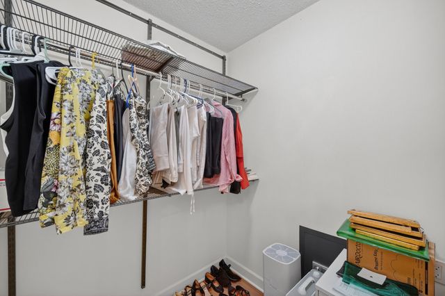 811 Burr Oaks Drive 1201, West Des Moines, IA 50266