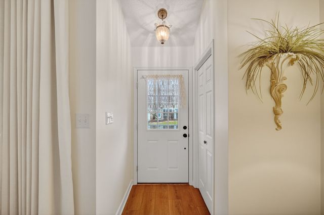 811 Burr Oaks Drive 1201, West Des Moines, IA 50266